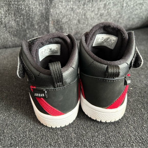Toddler Air Jordans Sneakers Nike Size 8 - Picture 4 of 6